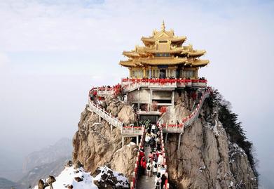 新華全媒+&middot;強(qiáng)信心&middot;開新局丨古風(fēng)盛宴洛陽城 漢裝踏雪老君山&mdash;&mdash;古都洛陽文旅產(chǎn)業(yè)復(fù)蘇&ldquo;新圖景&rdquo;