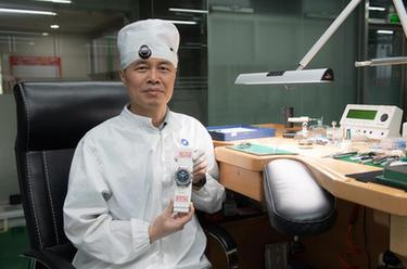 勞動者之歌｜鐘表維修技師劉中華：33年，用心與&ldquo;芯&rdquo;交流