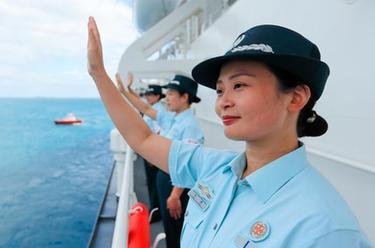 南太平洋上的&ldquo;孔雀藍&rdquo;&mdash;&mdash;記中國海軍&ldquo;和平方舟&rdquo;號醫(yī)院船上的文職醫(yī)護人員群體